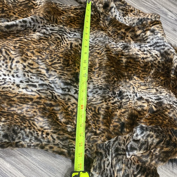 Pamela McCoy fur replica  Coat Size M cheetah - Picture 10 of 10